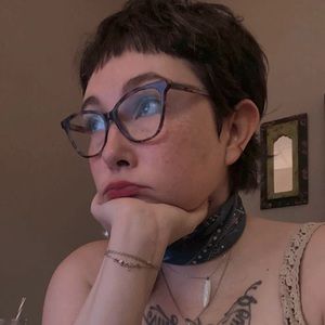 Meet your Posher, Alicia